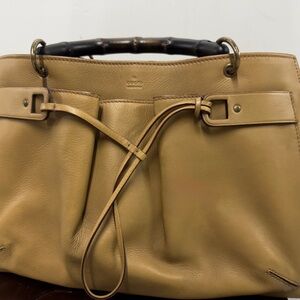 Gucci Bamboo-Handle Leather Tote in Tan